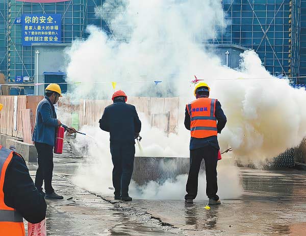 多種形式普及消防安全知識